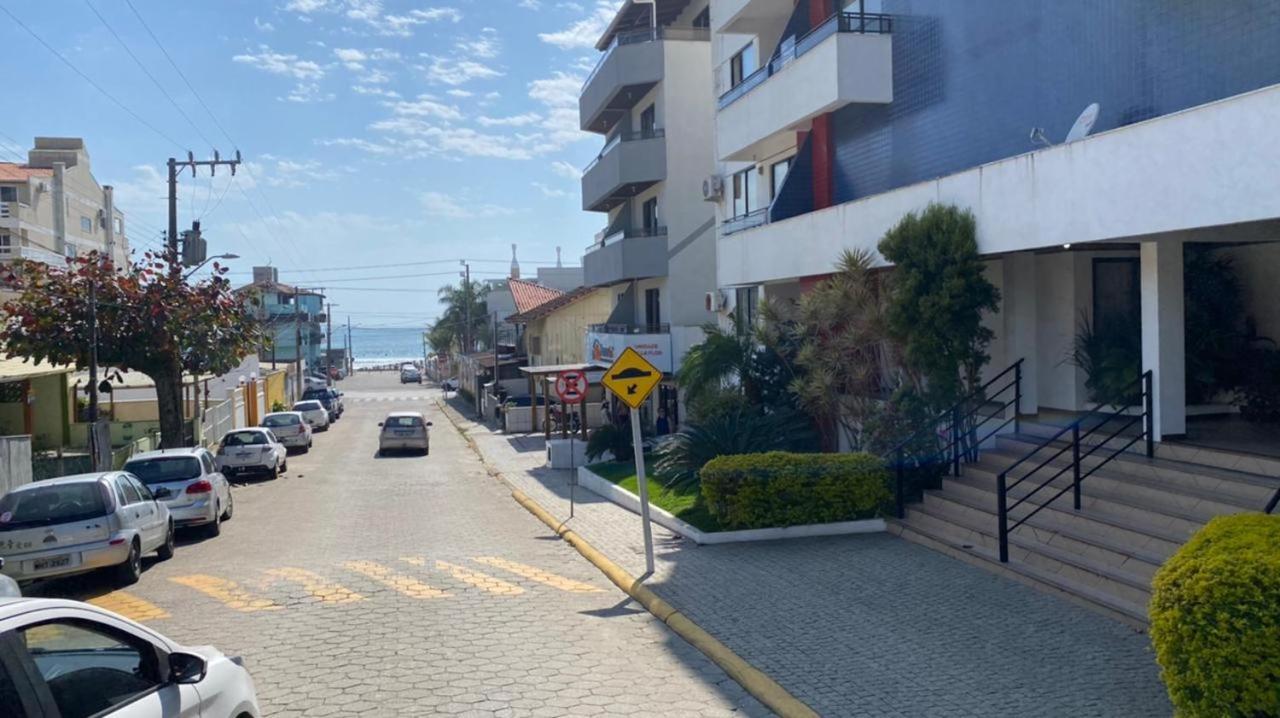 Appartement Bombas Bombinhas Pé na Areia, 50 metros do Mar!!!! Extérieur photo